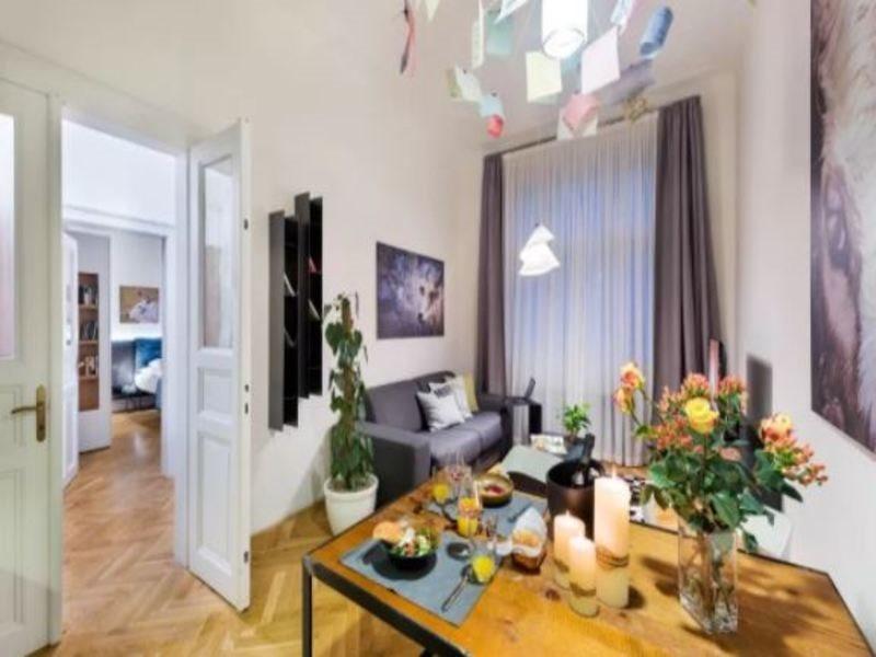 Mooo Downtown Aparthotel Прага Екстериор снимка