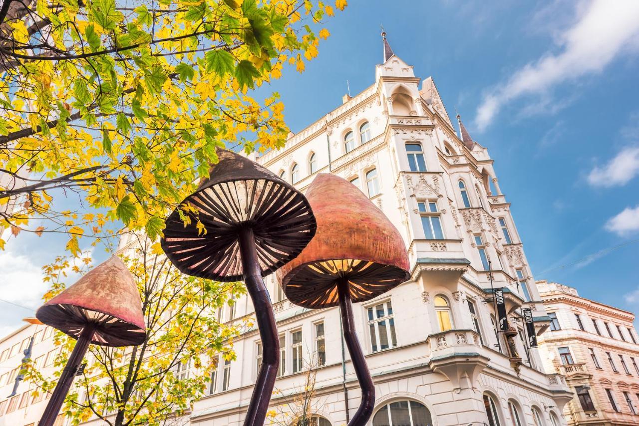 Mooo Downtown Aparthotel Прага Екстериор снимка