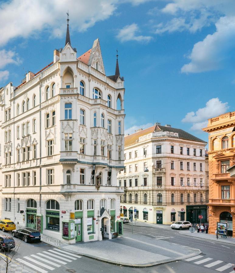 Mooo Downtown Aparthotel Прага Екстериор снимка