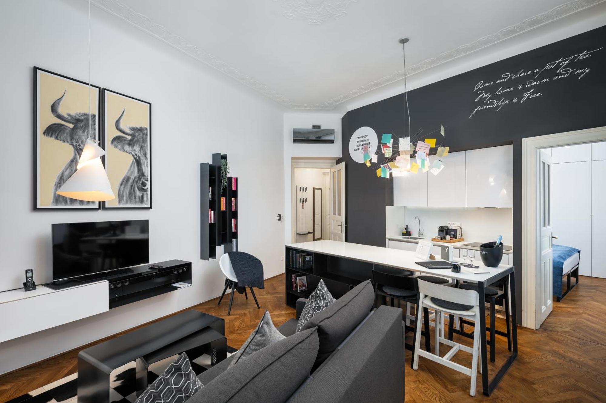 Mooo Downtown Aparthotel Прага Екстериор снимка