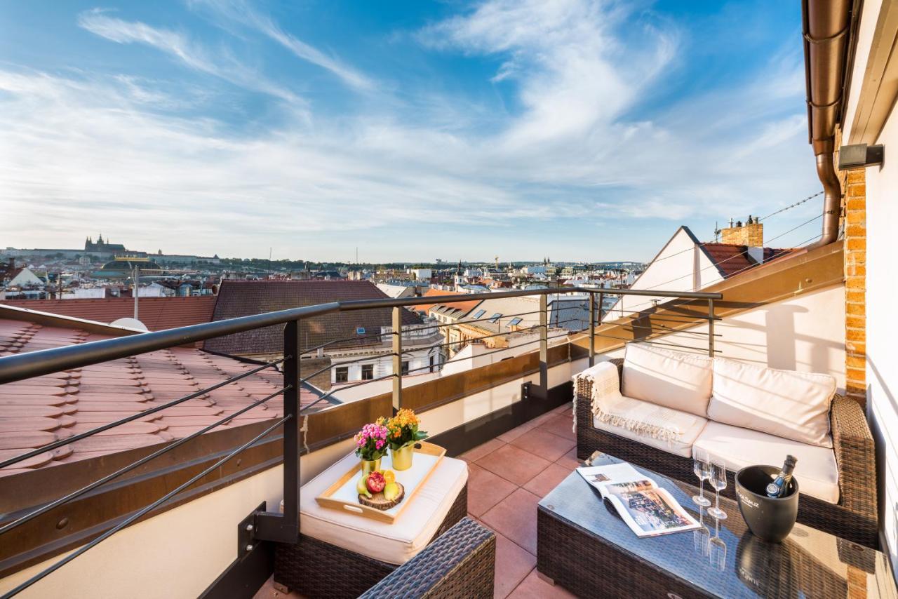 Mooo Downtown Aparthotel Прага Екстериор снимка